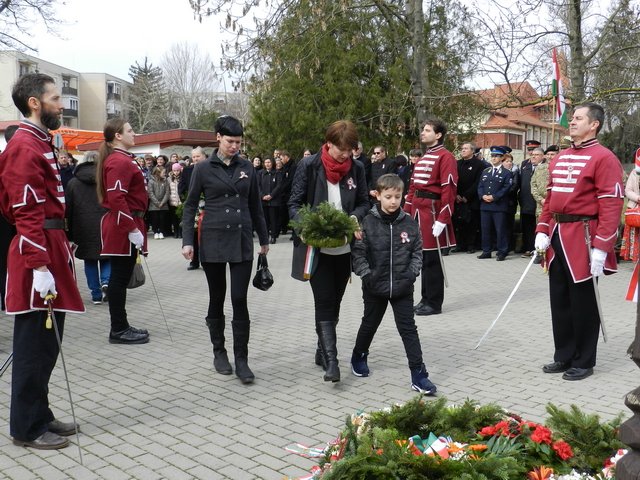 A haza minden előtt 16